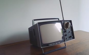 découvrez notre élégant meuble tv flottant, alliant design moderne et fonctionnalité. optimisez votre espace de vie tout en apportant une touche contemporaine à votre décoration intérieure. idéal pour organiser vos appareils électroniques et créer une atmosphère épurée.