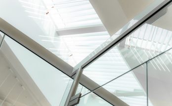 découvrez l'art de la construction de maisons en bois, alliant durabilité et esthétique. apprenez les techniques et choix de matériaux pour créer un foyer chaleureux et respectueux de l'environnement.